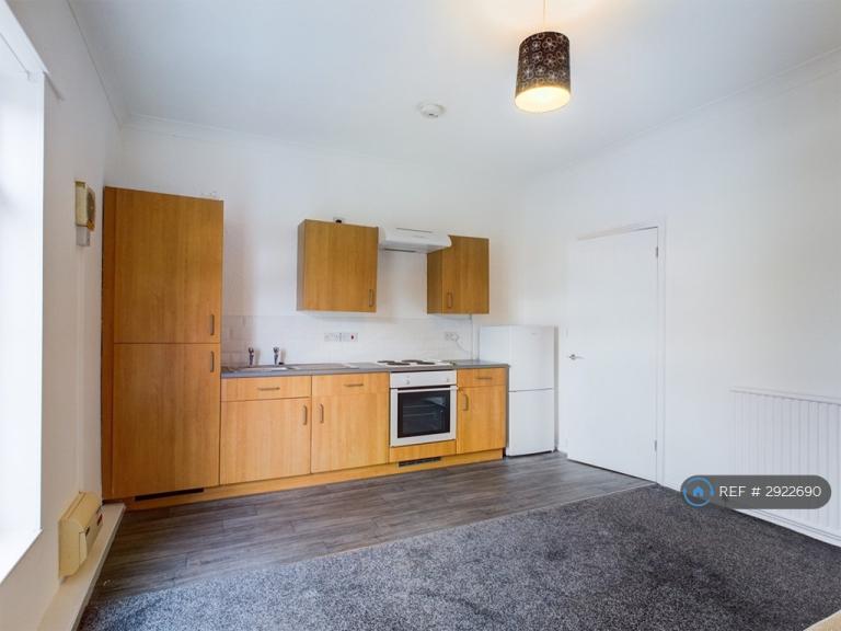 1 bedroom flat in Grove Lane, Wigan, WN6 (1 bed) (#2922690)