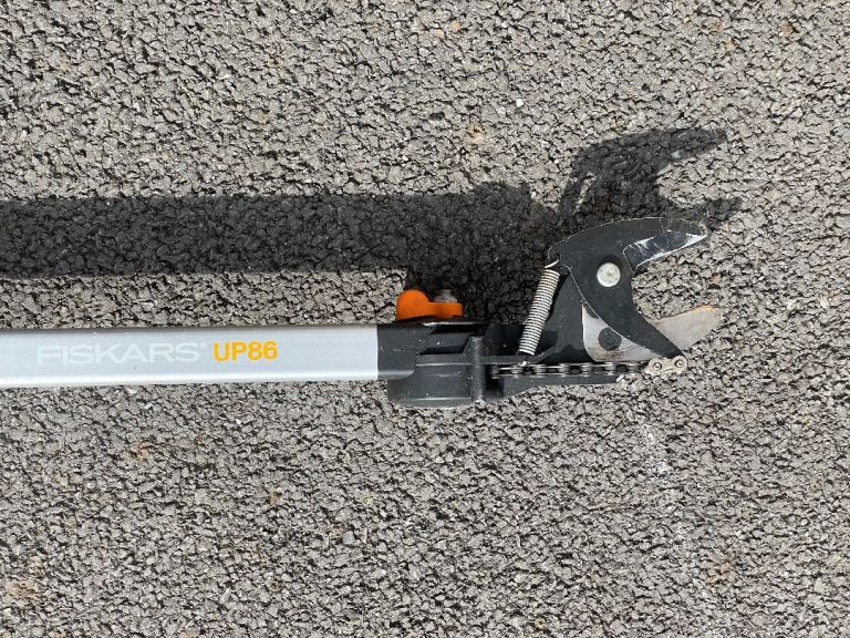 Fiskars UP86 Telescopic Garden Tree Pruner Secateur 240 - 400cm