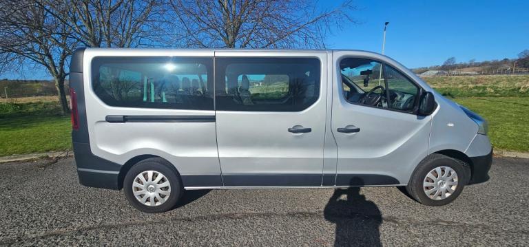RENAULT TRAFIC 9SEATER-FULL MOT