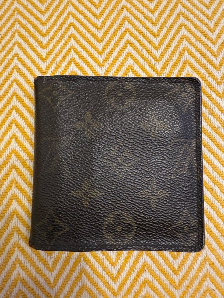 Louis Vuitton Monogram Wallet – Good Condition