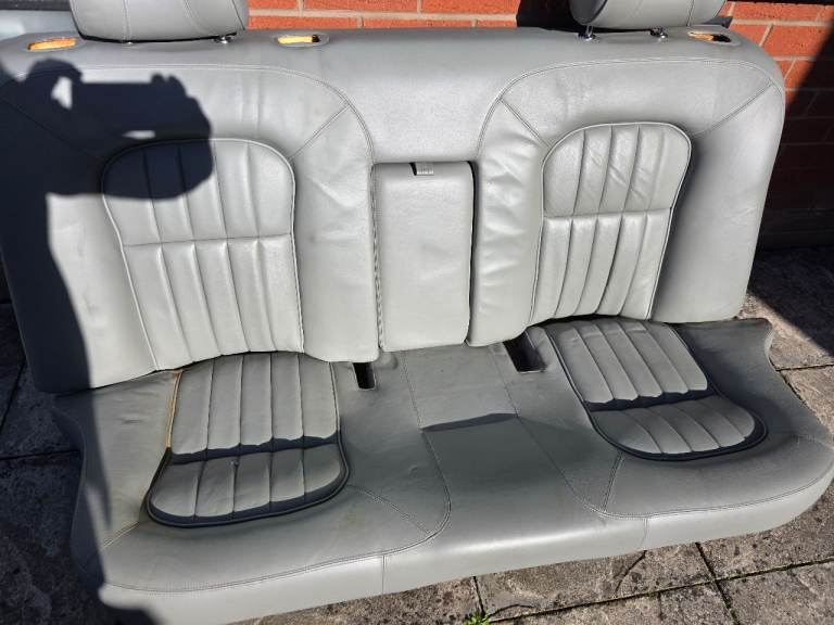 Jaguar XJ6 X300 leather interior