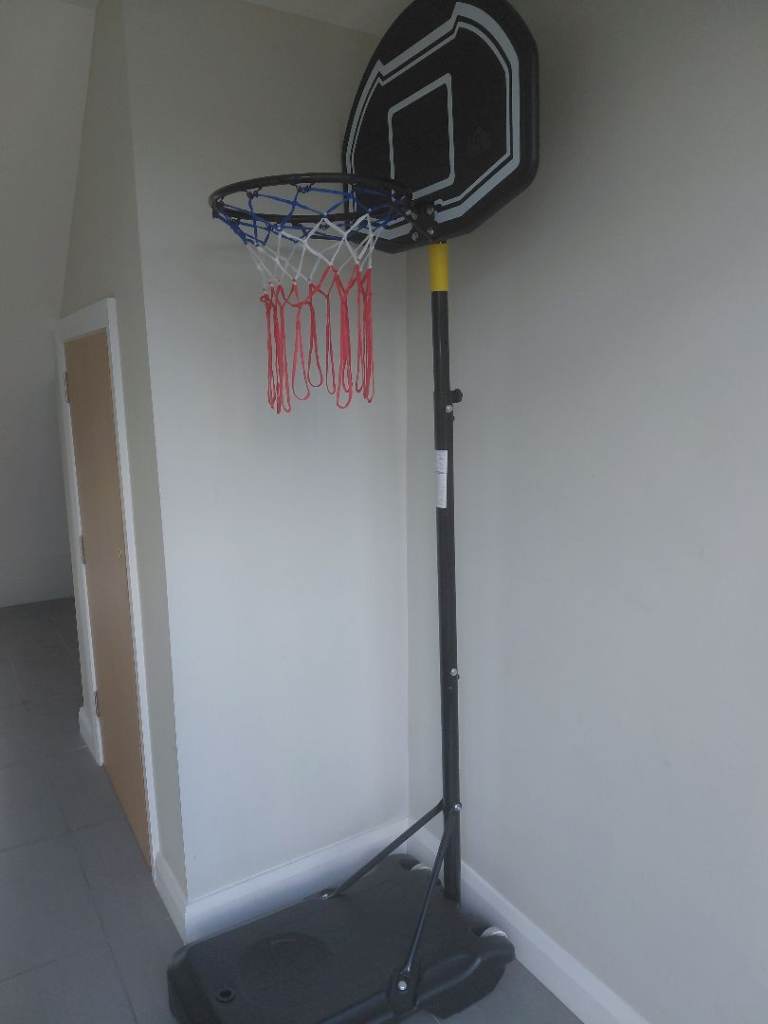 HOMCOM Portable Basketball Hoop – Black, Good Condition