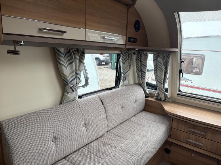 BAILEY PEGASUS GT70 GENOA - 2 BERTH CARAVAN WITH END WASHROOM AND MOTORMOVER