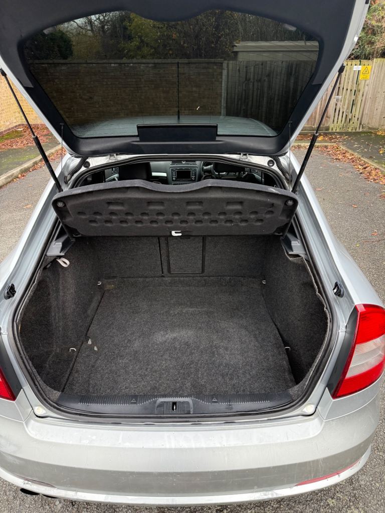 Skoda, OCTAVIA, Hatchback, 2010, Manual, 1968 (cc), 5 doors