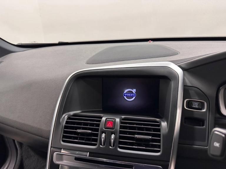 2017 Volvo XC60 2.0 D4 R-Design Nav SUV 5dr Diesel Manual Euro 6 (s/s) (190 ps) ESTATE Diesel Manual