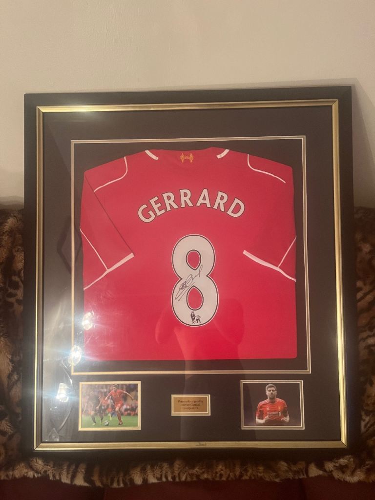Signed Gerrard Liverpool Shirt