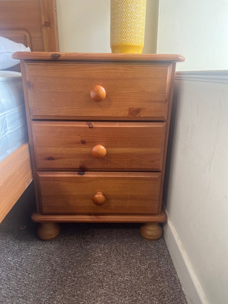 Bedside table 