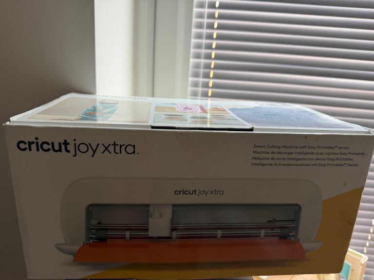 Cricut Joy Xtra Smart Cutting Machine 