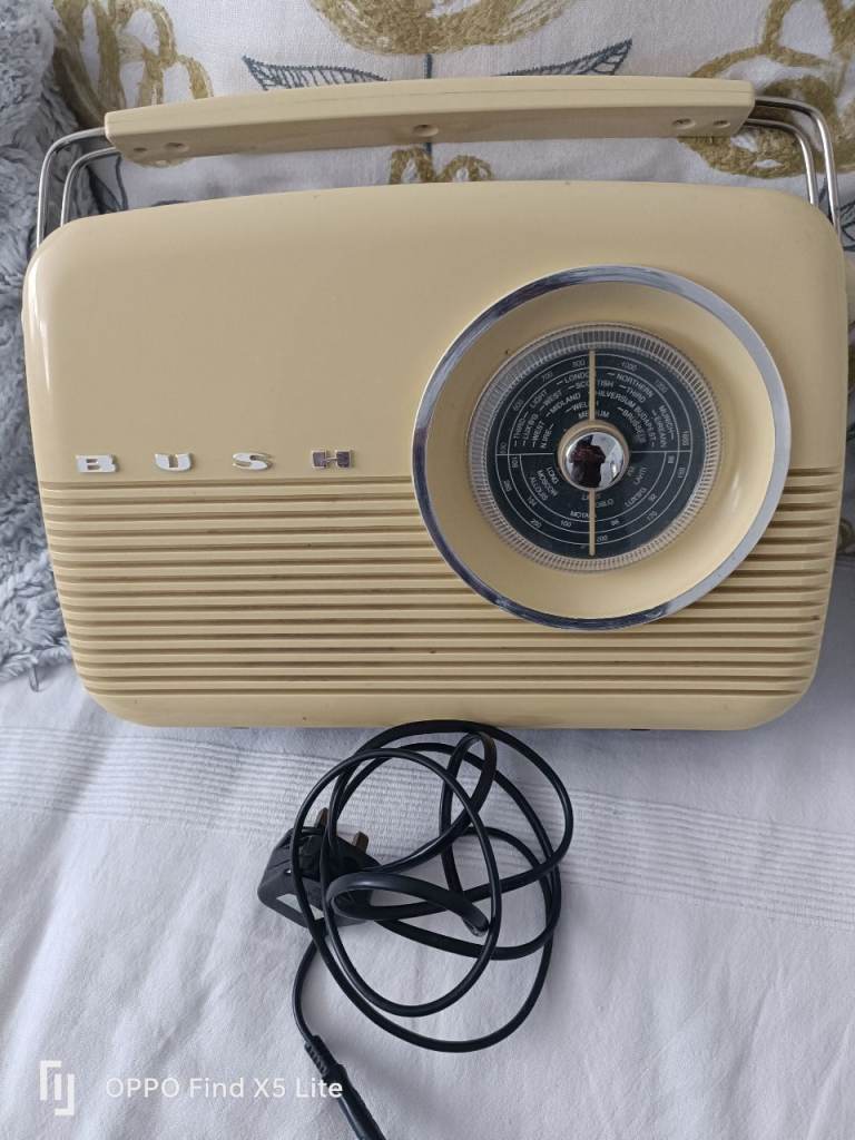 Bush vintage type radio 