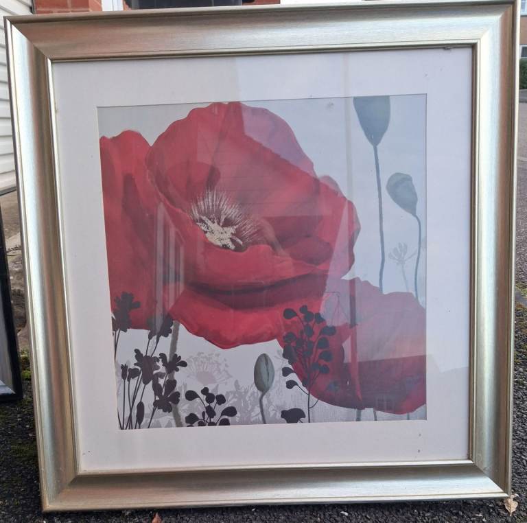 Red flower wall picture