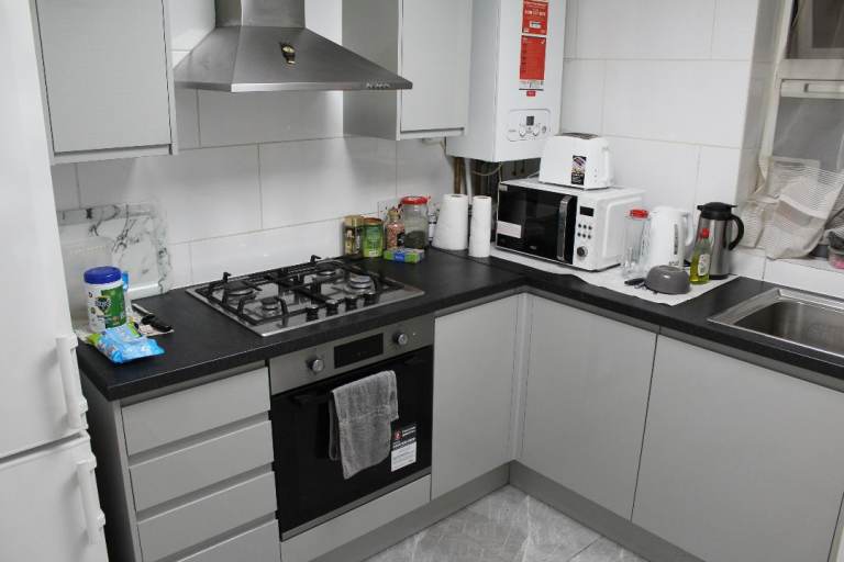 One Bedroom Flat in Newbury Park