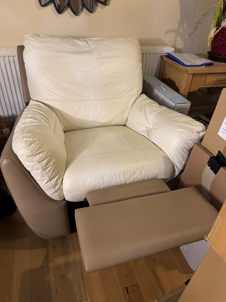 Leather 2 seater and electric recliner chair