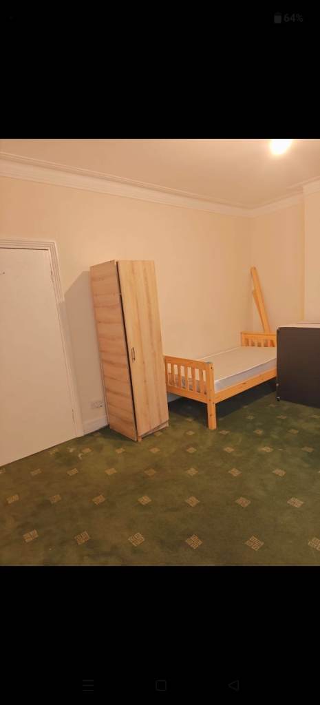 4 bedroom house in Thornton heath