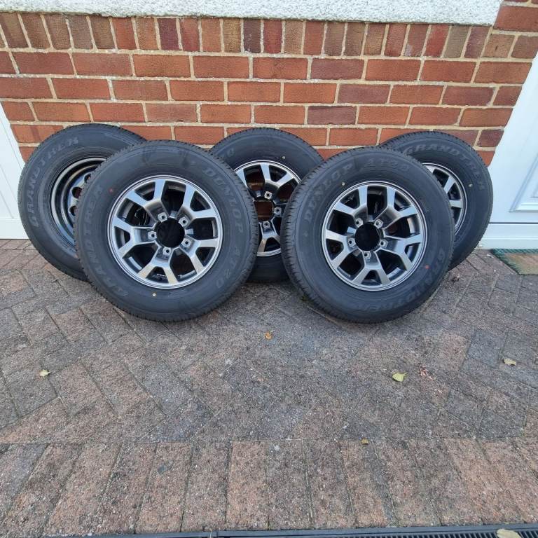 Suzuki Jimny alloy wheels with tyres