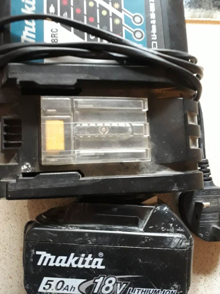 Makita 5ah battery and chargers 