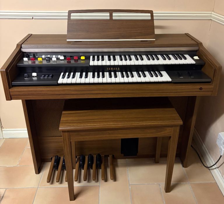 Yamaha Electone Organ – Good Condition, with Manual
