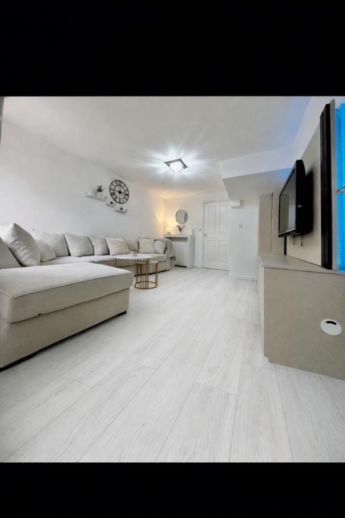 Stunning 3 bed House 🏡