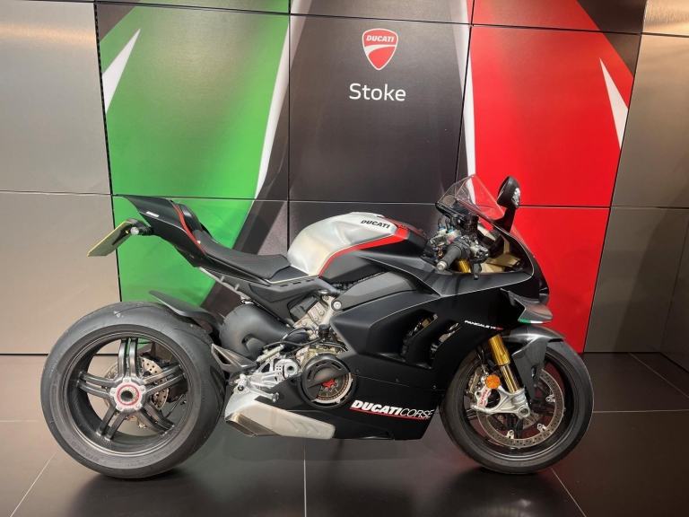 DUCATI PANIGALE V4 SP. 2021 ONLY 1700 MILES ONE OWNER WITH EXTRAS.