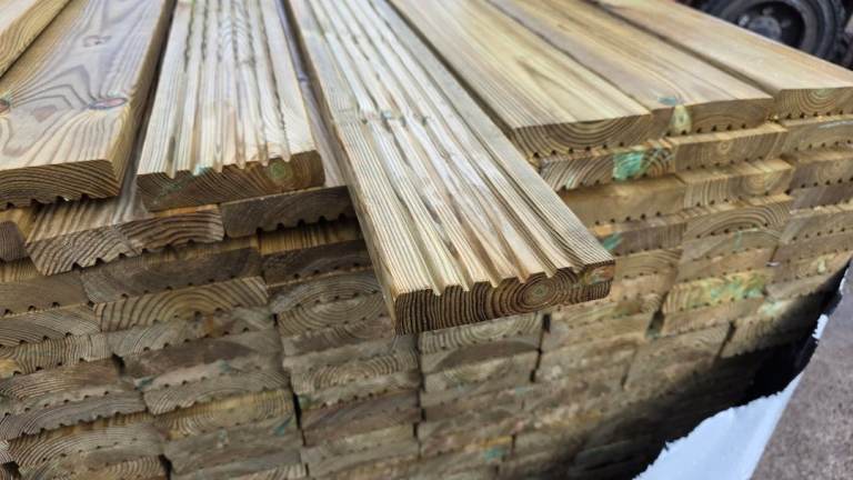 💥 Decking Boards 125mm X 30mm Pressure Treated Green
