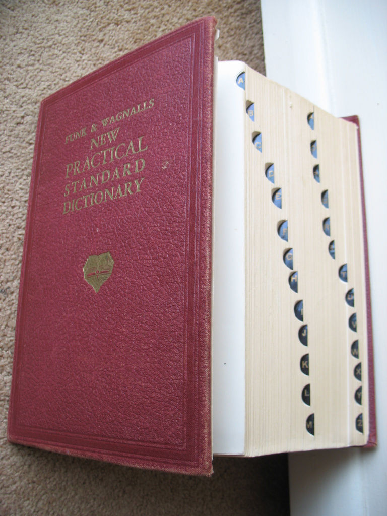 Book Funk & Wagnalls New Practical Standard Dictionary 1946, rare one vol.edition+illustration