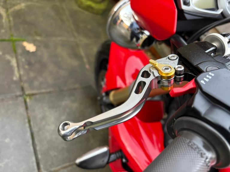 2011 // 11 Triumph Street Triple 675 £2800 Red 21813 miles.