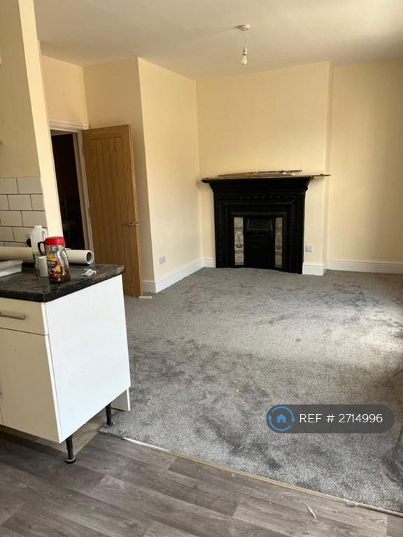 1 bedroom flat in Southgate Street, Gloucester, GL1 (1 bed) (#2714996)