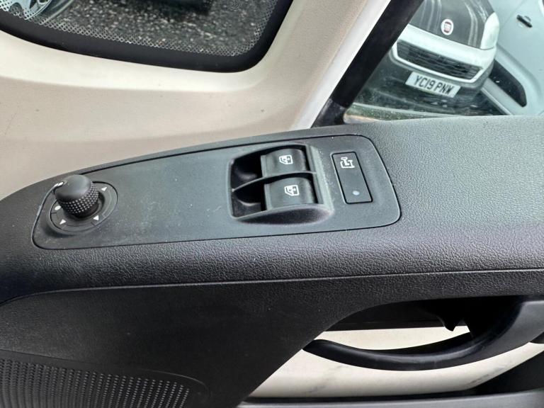 2018 Peugeot Boxer 2.0 BlueHDi H2 Professional Van 130ps PANEL VAN DIESEL Manual