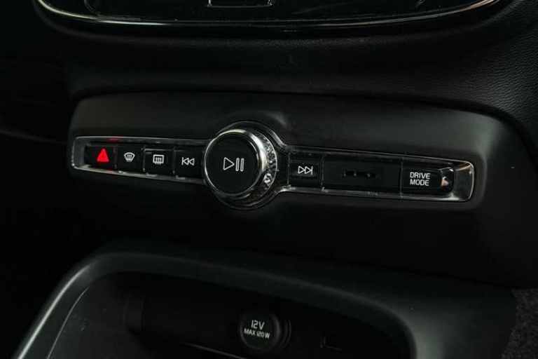 2021 Volvo XC40 1.5 T5 Recharge PHEV R DESIGN Pro 5dr Auto ESTATE PETROL/ELECTRIC Automatic