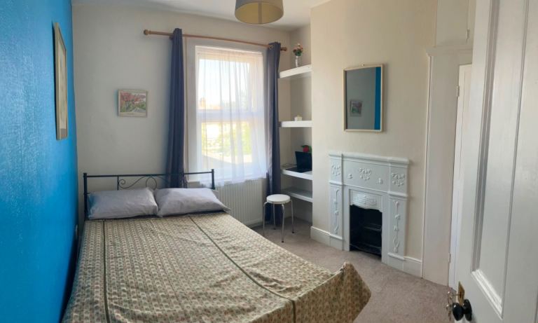 Spacious Double Room For Rent - Edgware