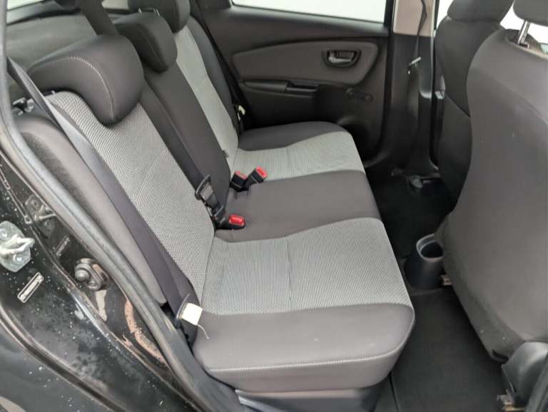 2016 Toyota Yaris 1.5 VVT-h Icon Hatchback 5dr Petrol Hybrid E-CVT Euro 6 (101 ps) REVERSING  HAT...