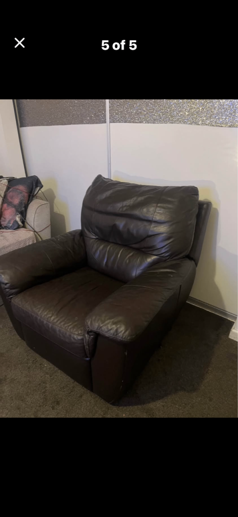 FREE FREE Brown leather arm chair electric recliner but not motor