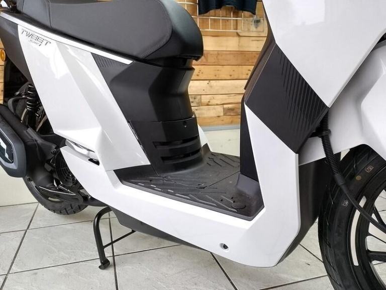 PEUGEOT TWEET 125 125 SCOOTER 