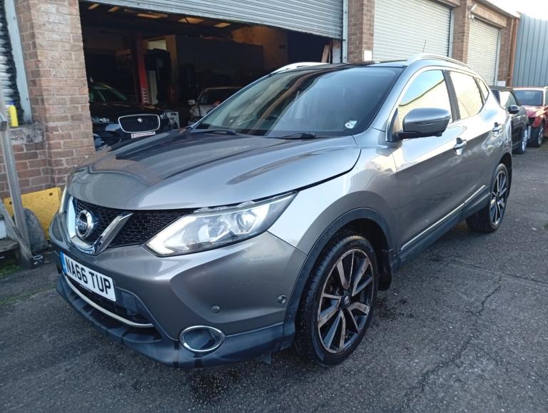 2016 Nissan Qashqai 1.2 DiG-T Tekna [Non-Panoramic] 5dr HATCHBACK Petrol Manual