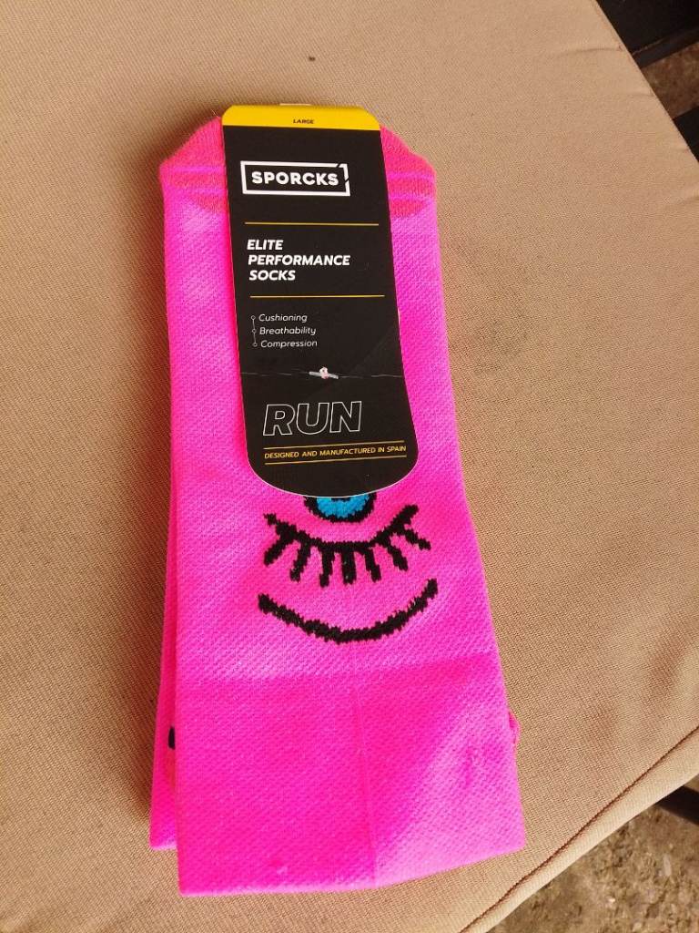 Sporcks run elite performance socks.