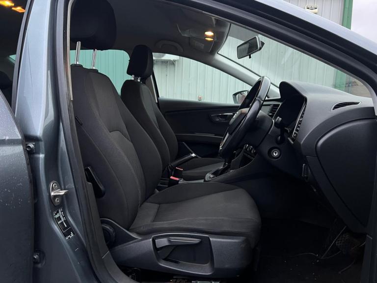 2016 SEAT Leon 1.6 TDI 110 SE Dynamic Technology 5dr DSG HATCHBACK Diesel Automatic