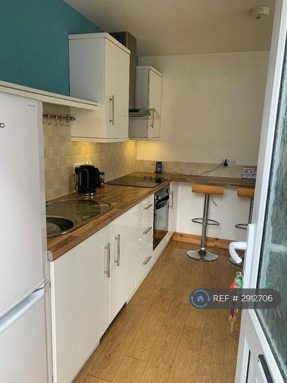 1 bedroom flat in Albert Road, Sheffield, S8 (1 bed) (#2912706)