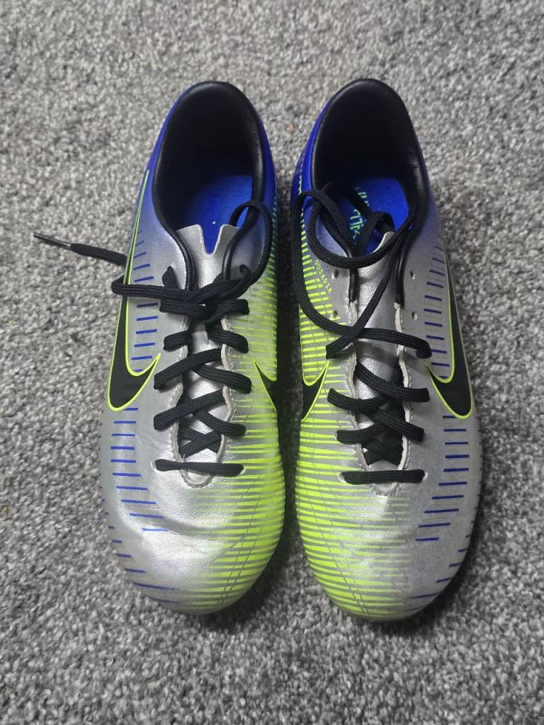 Nike Mercurial Football Boots Size 4 (Youth) –very Good Condition