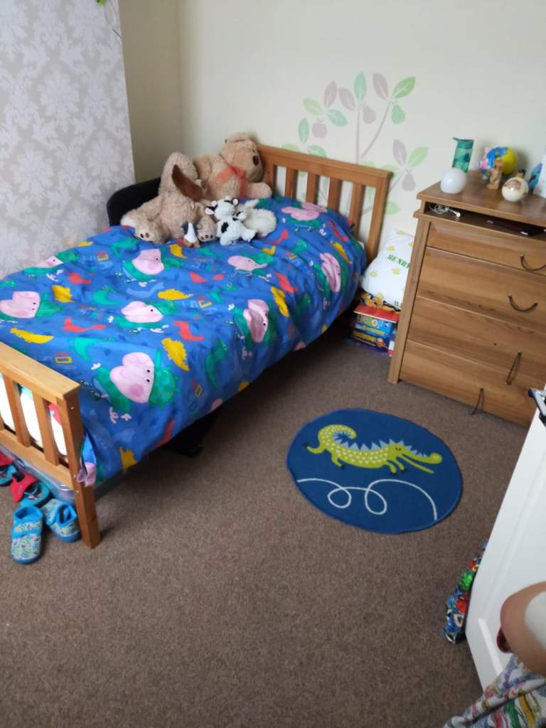 3 Bed property GL1