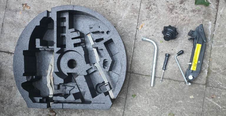 2006 audi a3 Boot tools 