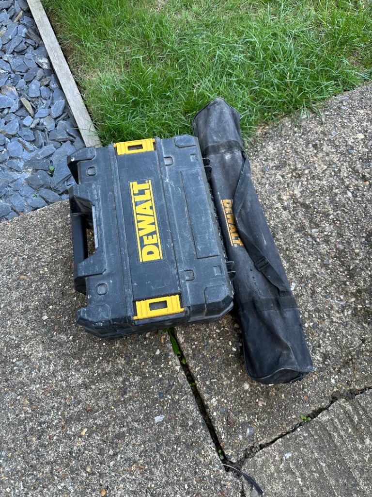 DeWalt Laser Level with Tripod and Case – Good Condition