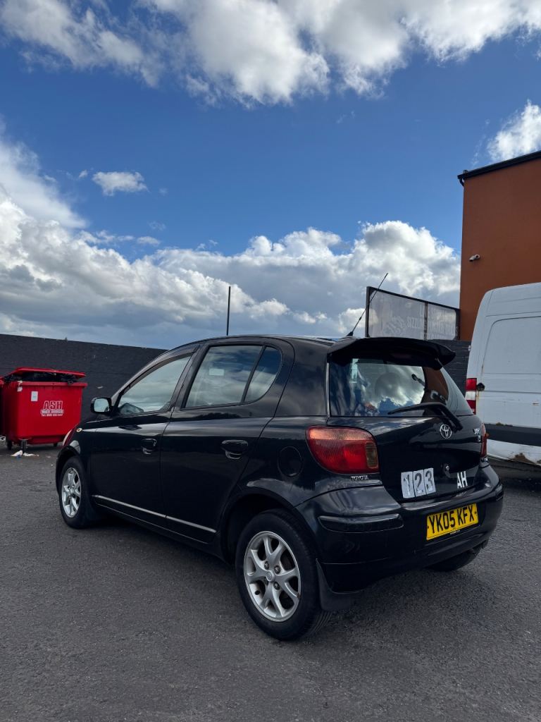 Toyota Yaris 1.3 Petrol 85k miles 1 Owner 12 months MOT 2 keys HPI clear BARGAIN! 