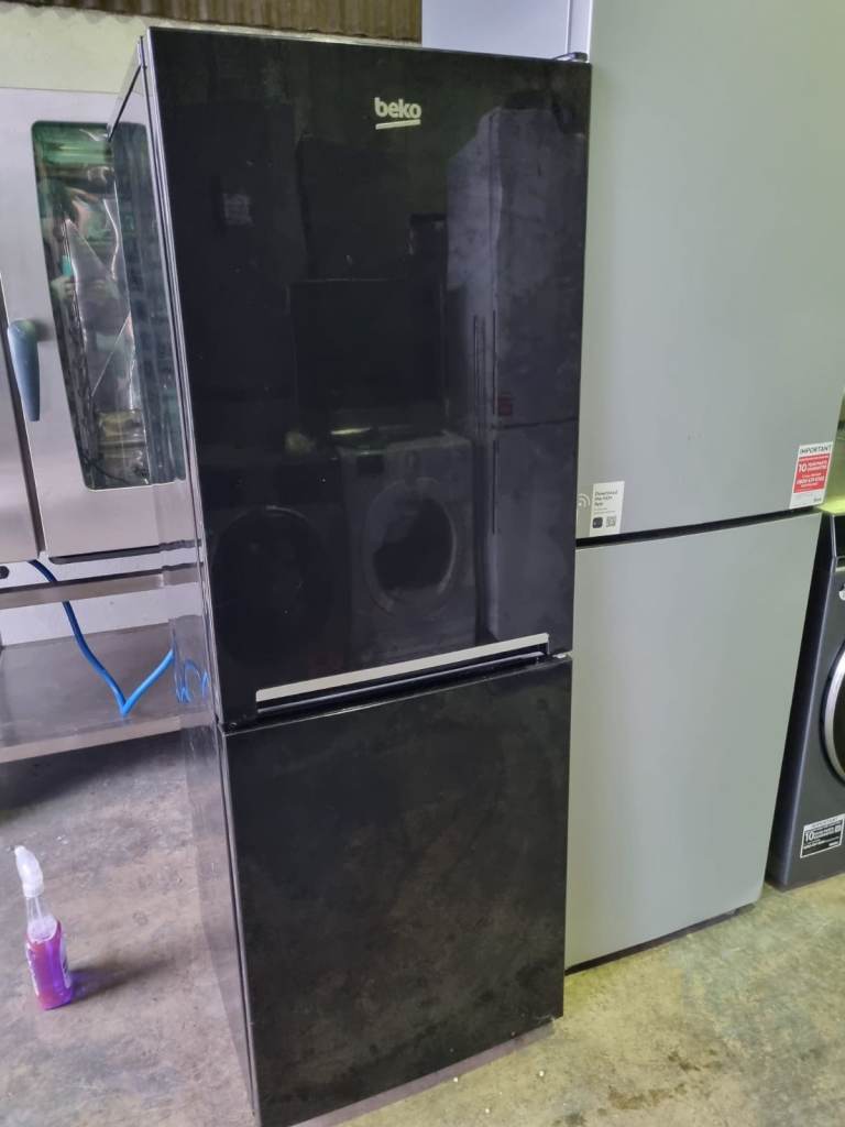 Freestanding fridge freezer & free delivery warranty