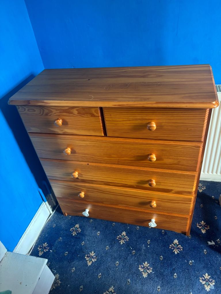 Chest of drawers pine 