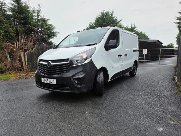 Vauxhall Vivaro 2016 133k miles Fresh Mot Tyres Roof Rack 