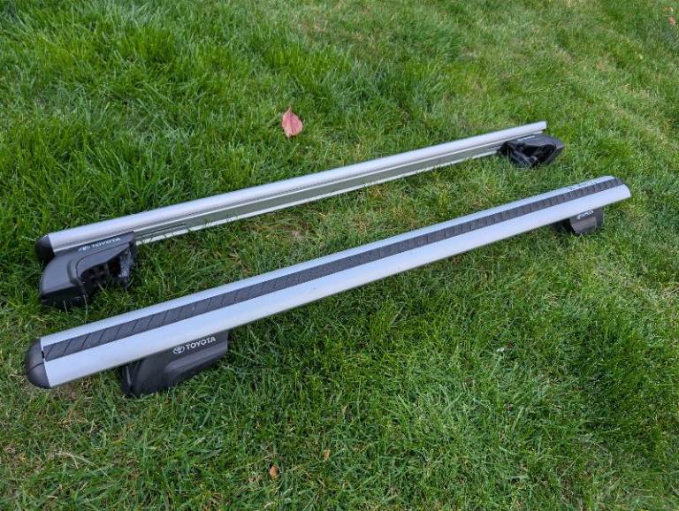 TOYOTA YARIS CROSS ROOF BARS GENUINE 