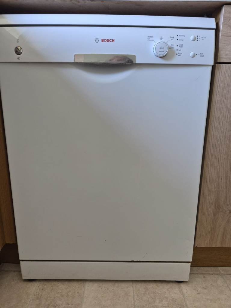 Bosch Freestanding Dishwasher  – Good Working Order Hardly Used