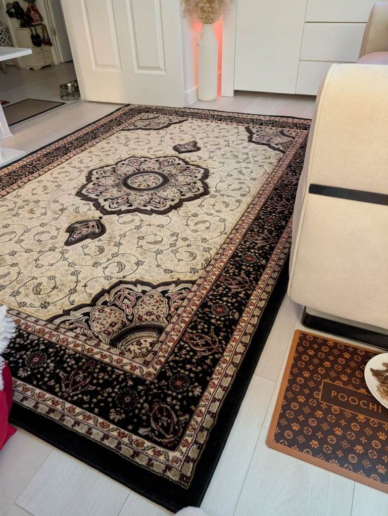 Large rug 160x230 C UT PRICE