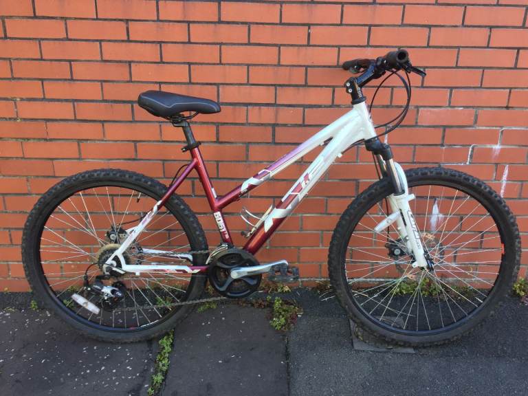 Good quality ladies teens mountain bike mint condiition