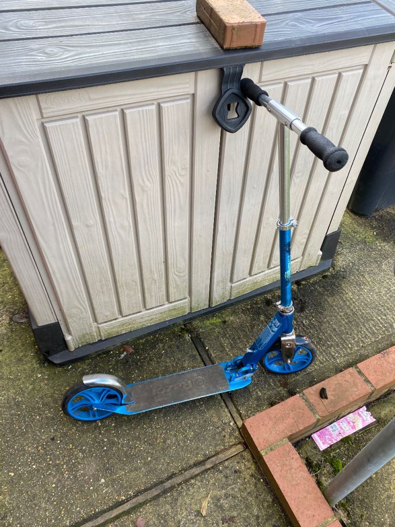 Razor A5 Lux Kick Scooter Foldable, 8" Wheels, Adjustable, Lightweight, Ages 8+