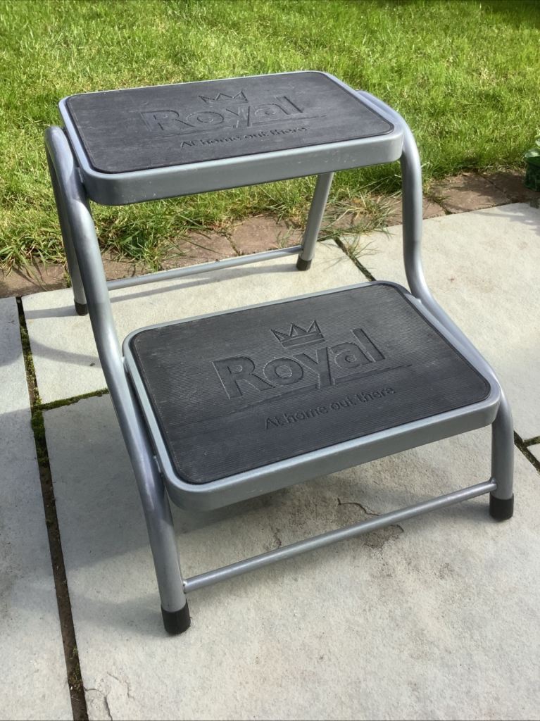 Royal double caravan step